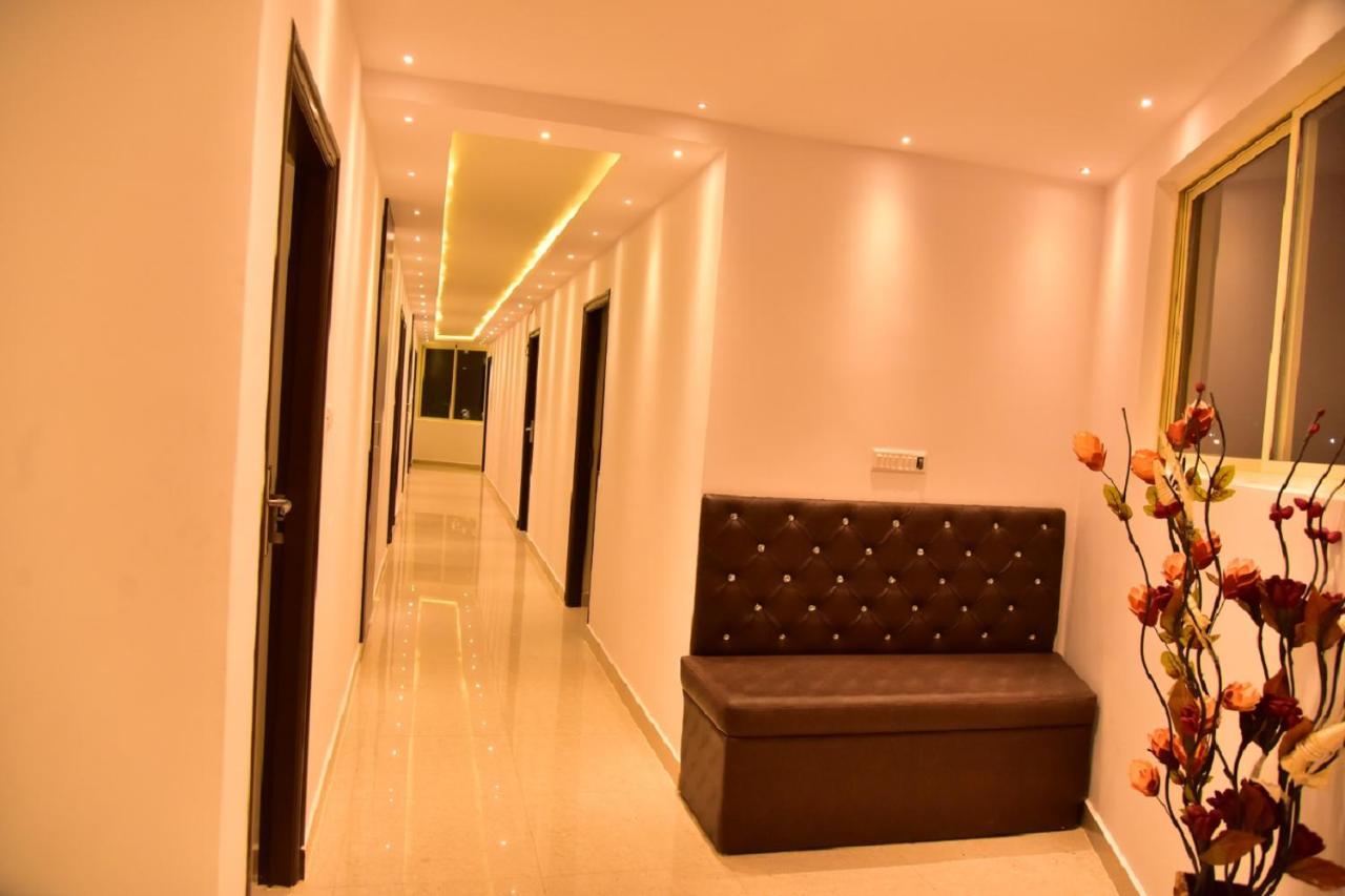 Le Oak Inn Mysore Exterior foto